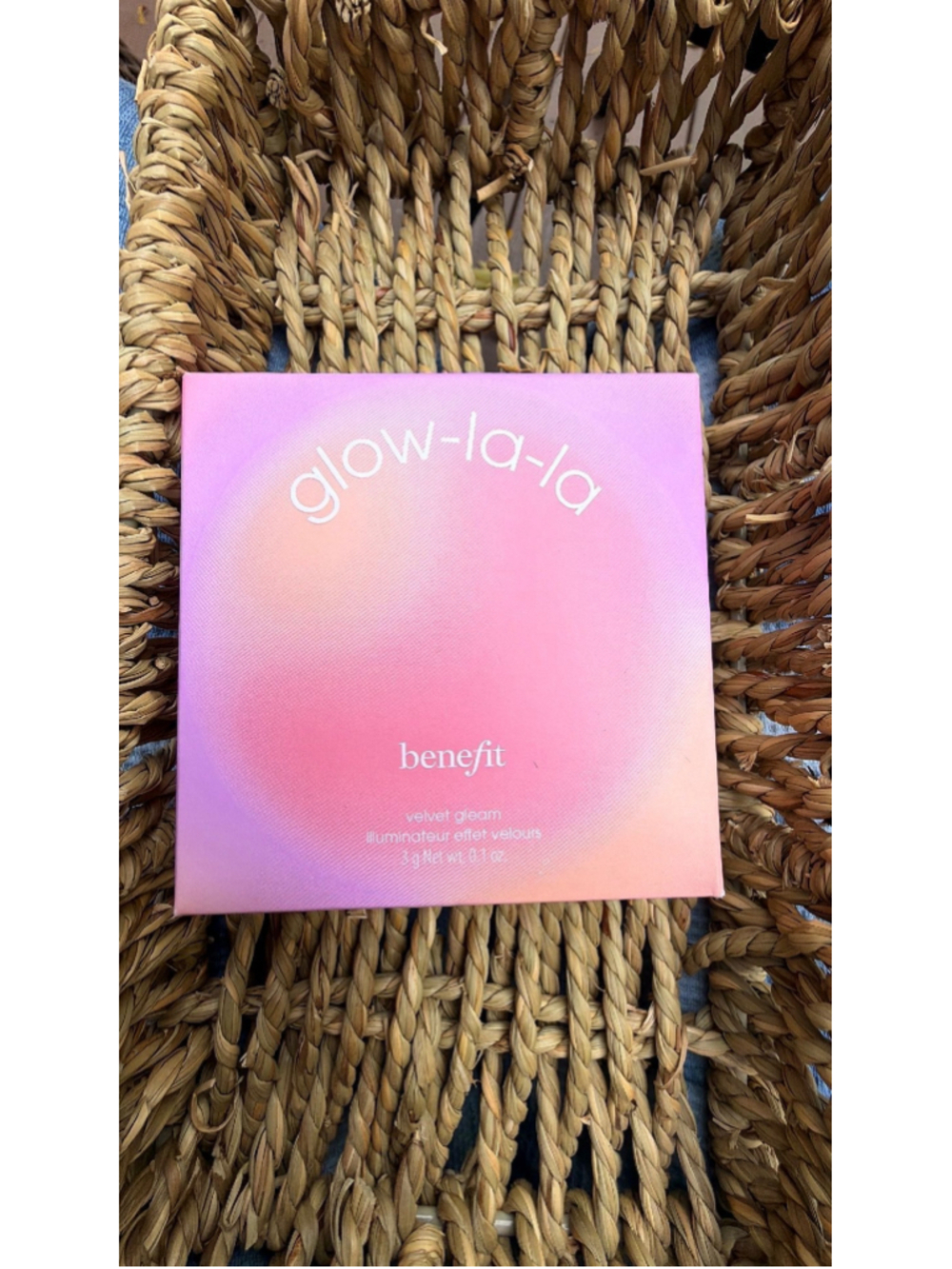 Benefit Cosmetics Glow-la-la Highlight Powder in Nova Medium Tan